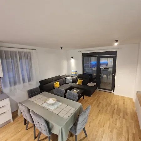 Luna Apartment